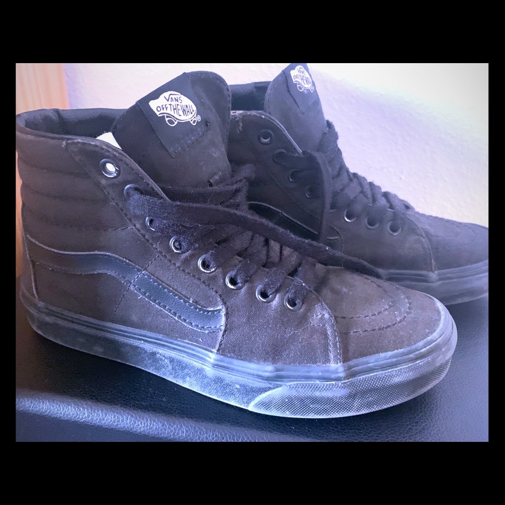 Hightop black vans